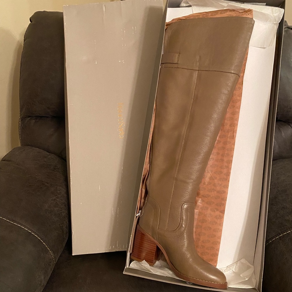 MSRP $125 Franco Sarto Tall Taupe Boots Sz 5M NIB😊😊
